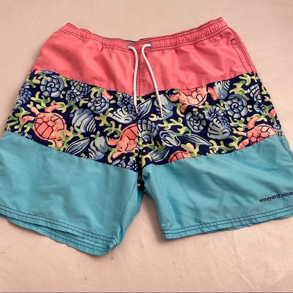 Vineyard Vines multicolor blue pink green turtle pattern swim trunks L - Picture 1 of 8